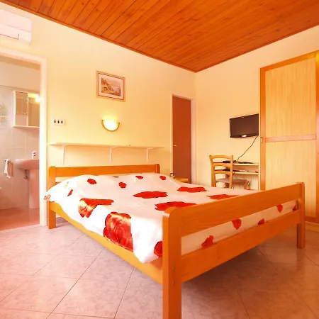 Luciano 1576 Apartment *